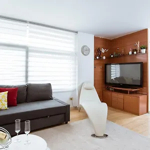 Two Bedroom Townhouse Within 10min Walk From Beach , Barcelona Spain